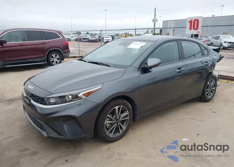 2024 Kia Forte Lxs z USA, uszkodzony, nr VIN 3KPF24AD7RE828290